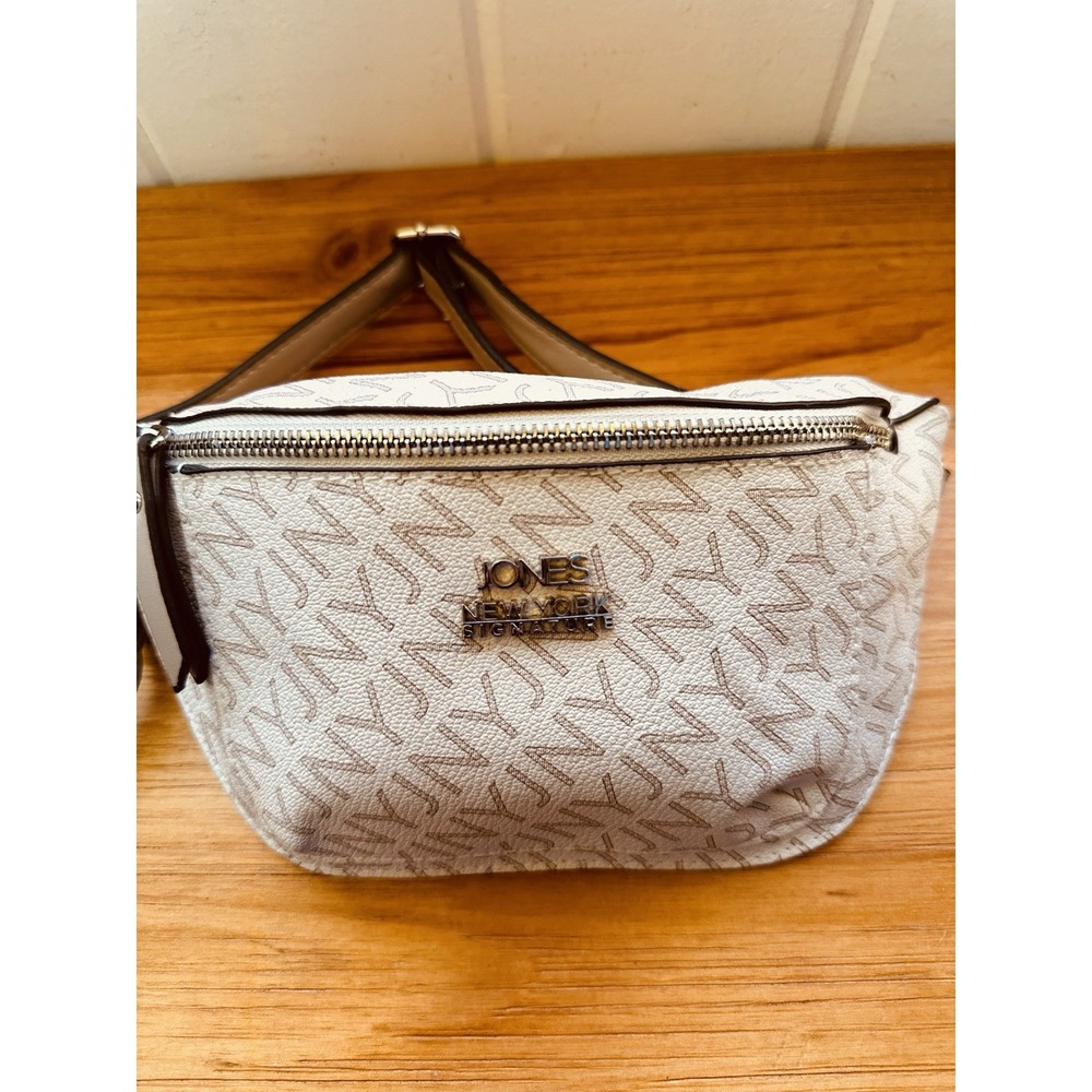 Jones New York Signature Fanny Bag Belt Off White Gray Front & Back Zipper
